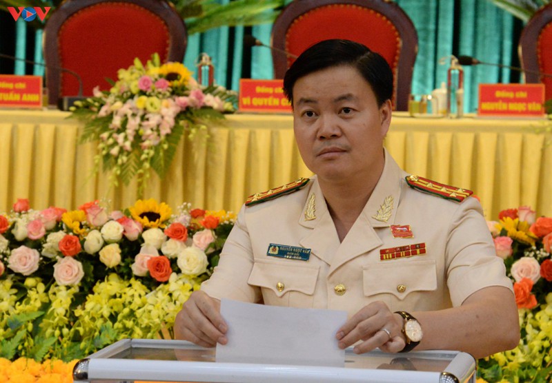 dai ta nguyen ngoc van tiep tuc giu chuc bi thu dang uy cong an tinh son la hinh 3