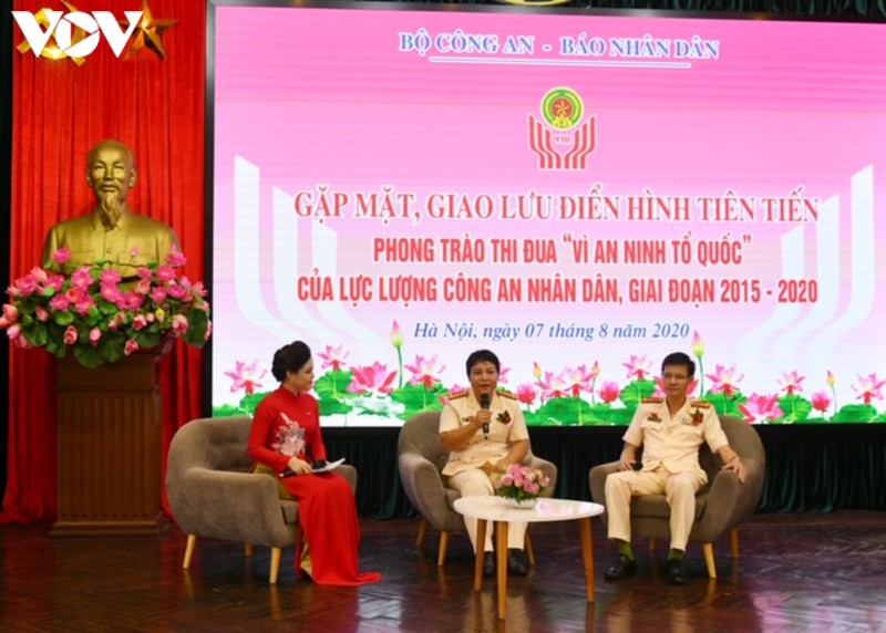 nu truong cong an huyen nhieu lan doi mat toi pham hinh 1