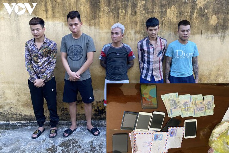 bat qua tang 06 doi tuong dang say sua sat phat nhau tren "soi" bac hinh 1