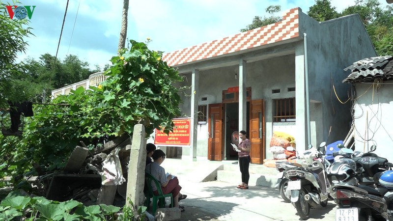 tet am ap trong nhung ngoi nha "dai doan ket" noi bien vien hinh 2