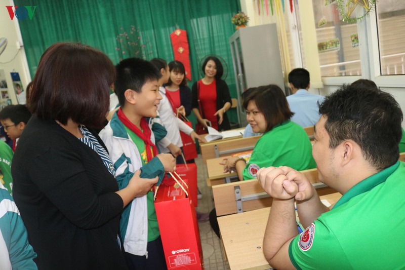 xuc dong lop hoc tinh thuong cua ba giao gia 88 tuoi o ha noi hinh 2