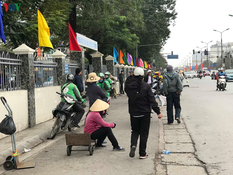 can canh ben xe giap bat vang "la thuong" ngay 25 tet hinh 17