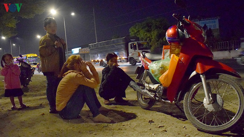 chum anh: nguoi dan mien tay un un do ve tphcm  hinh 8