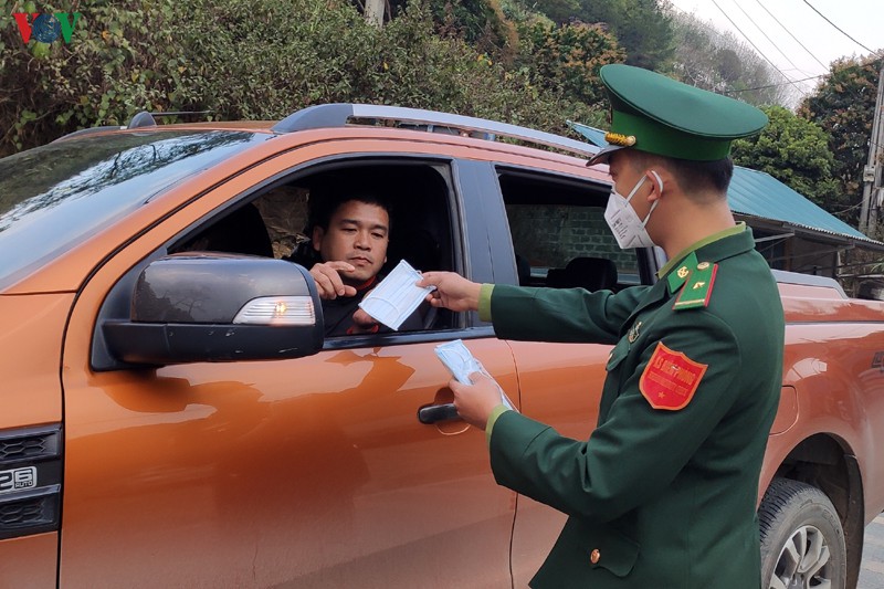 anh: chong dich ncov xam nhap noi tuyen dau bien gioi lai chau hinh 11