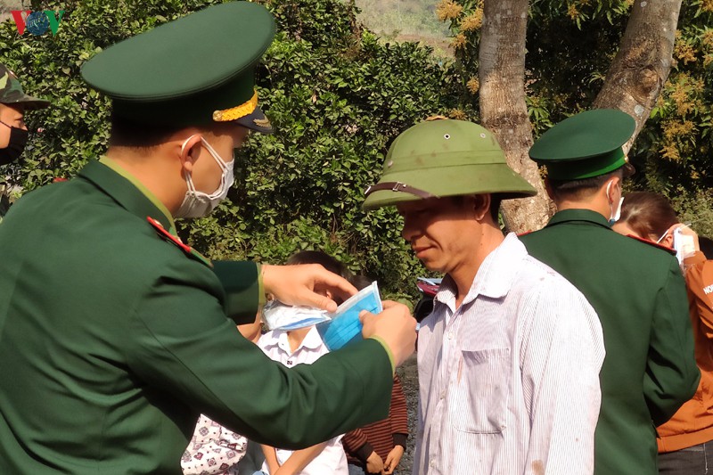 anh: chong dich ncov xam nhap noi tuyen dau bien gioi lai chau hinh 15