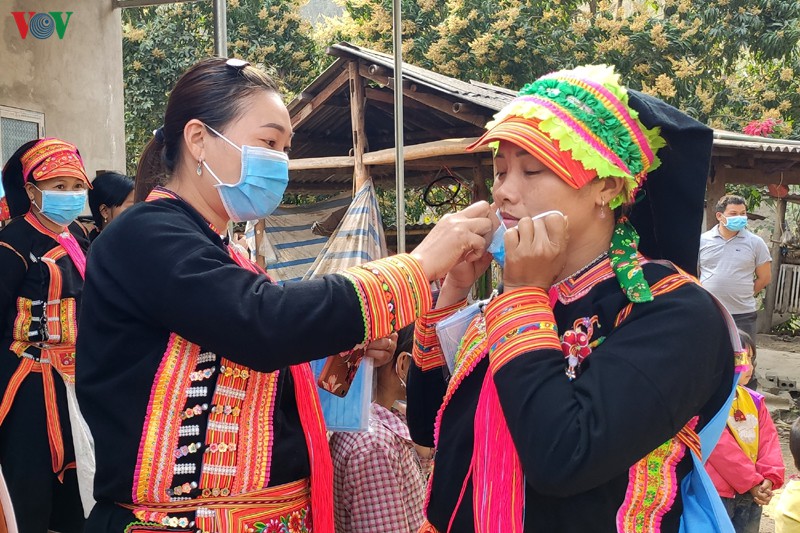 anh: chong dich ncov xam nhap noi tuyen dau bien gioi lai chau hinh 16
