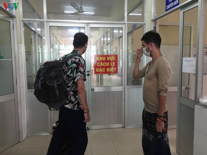 nhung chien si tham lang noi tuyen dau chong dich corona hinh 5