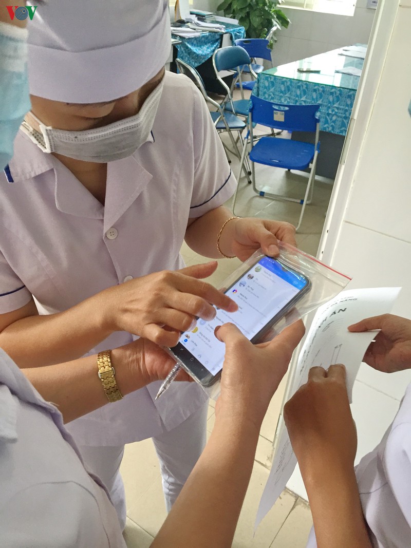 nhung chien si tham lang noi tuyen dau chong dich corona hinh 7