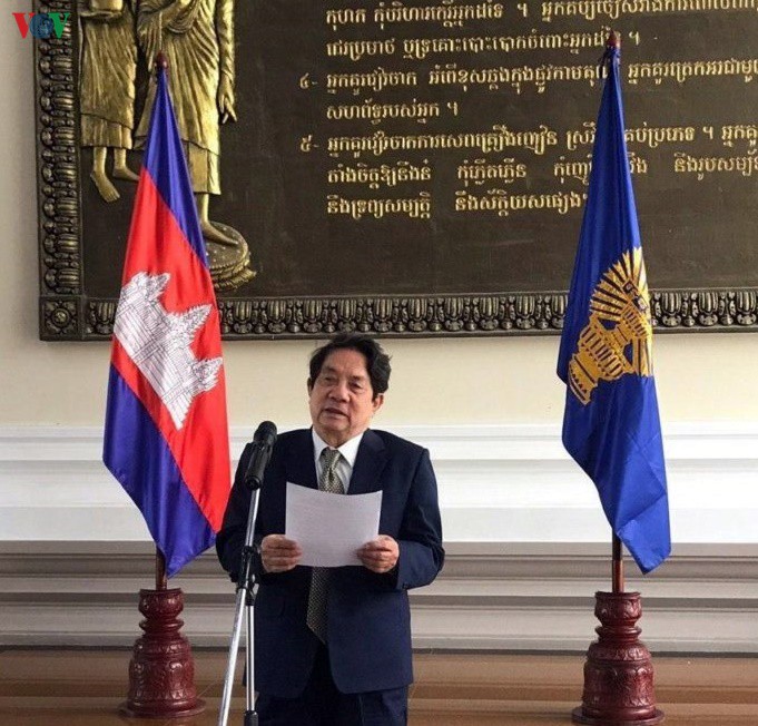 quoc hoi campuchia lam viec truc tuyen phong dich benh covid-19 hinh 1