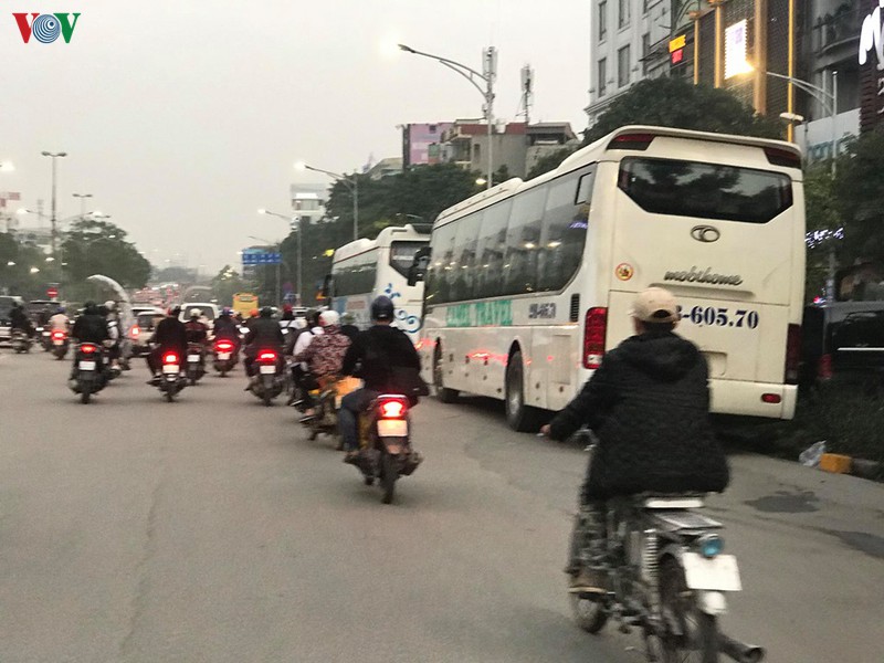 ha noi de xuat mo ben xe sau 0 gio: noi lo vang khach, an toan chay dem hinh 4