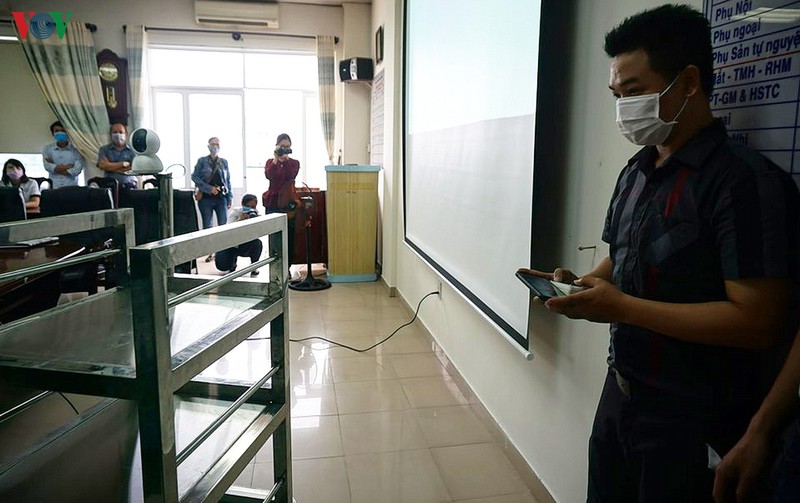 da nang dua robot vao phuc vu benh nhan phai cach ly  hinh 4