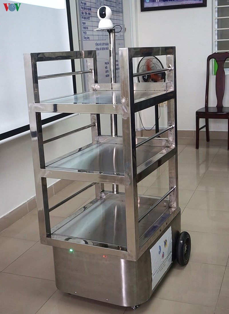 da nang dua robot vao phuc vu benh nhan phai cach ly  hinh 2