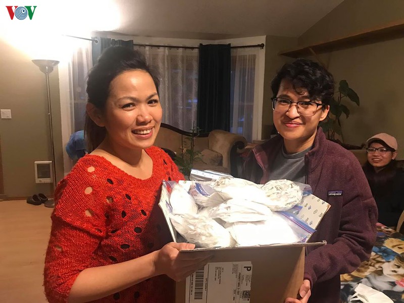 nguoi viet o my may khau trang tang cac benh vien phong chong covid-19 hinh 3