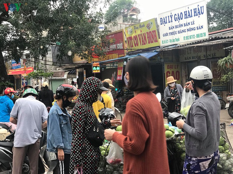 anh: nguoi ha noi binh tinh trong nhung ngay "chong giac" covid-19 hinh 18