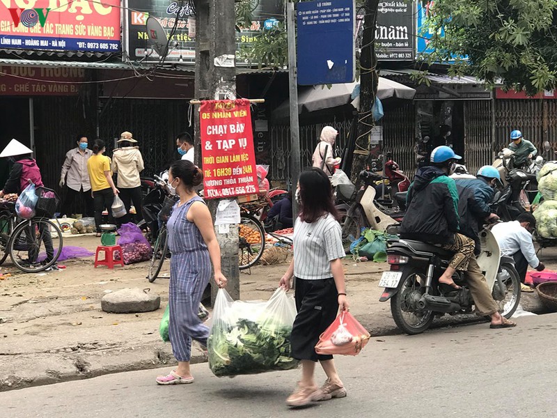 anh: nguoi ha noi binh tinh trong nhung ngay "chong giac" covid-19 hinh 20