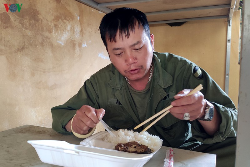 anh: tinh quan dan gan ket giua mua dich covid-19 hinh 17