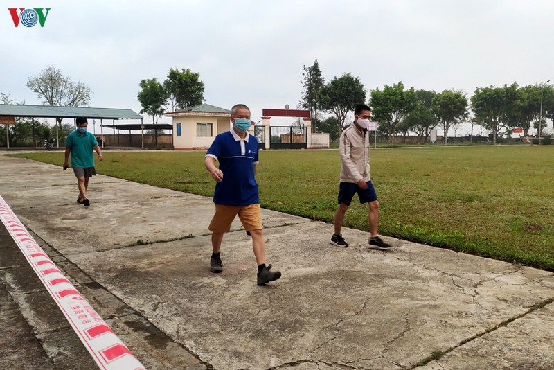 anh: tinh quan dan gan ket giua mua dich covid-19 hinh 19