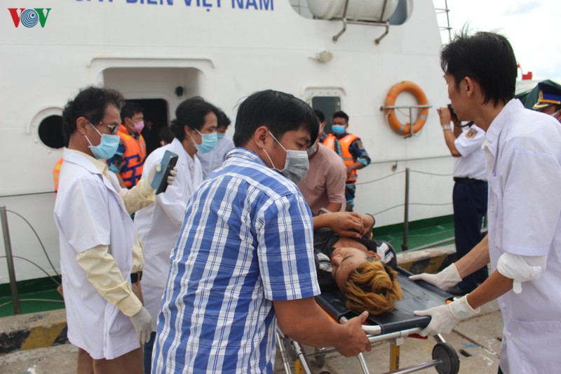 kien giang cuu nan thanh cong 5 ngu dan bi ngat khi tren tau ca hinh 2