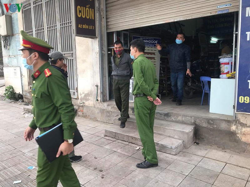 anh: nha nghi, cua hang khong thiet yeu o phuong hoang van thu (ha noi) van mo cua hinh 10