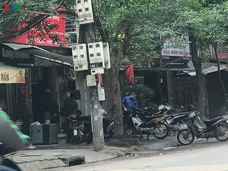 anh: nha nghi, cua hang khong thiet yeu o phuong hoang van thu (ha noi) van mo cua hinh 5