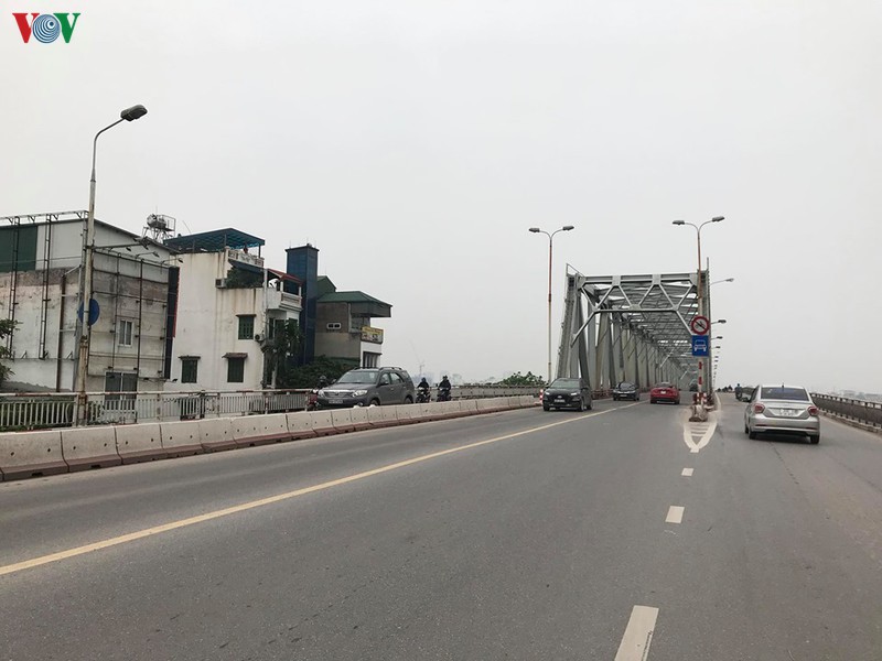 anh: nhhung cay cau o ha noi "thanh thoi" trong dot gian cach xa hoi hinh 10
