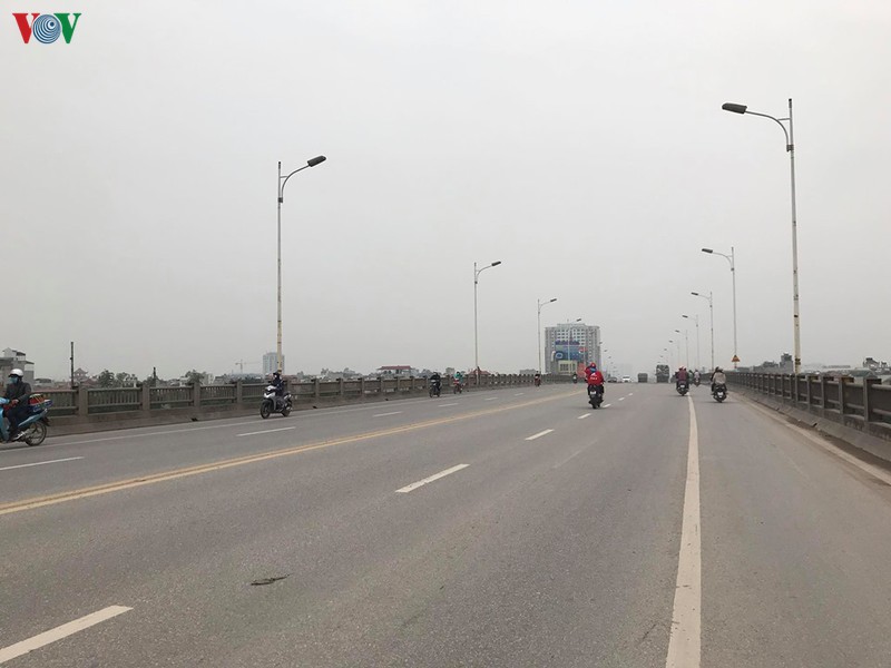 anh: nhhung cay cau o ha noi "thanh thoi" trong dot gian cach xa hoi hinh 15