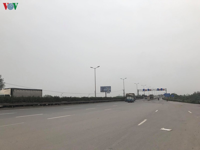 anh: nhhung cay cau o ha noi "thanh thoi" trong dot gian cach xa hoi hinh 17