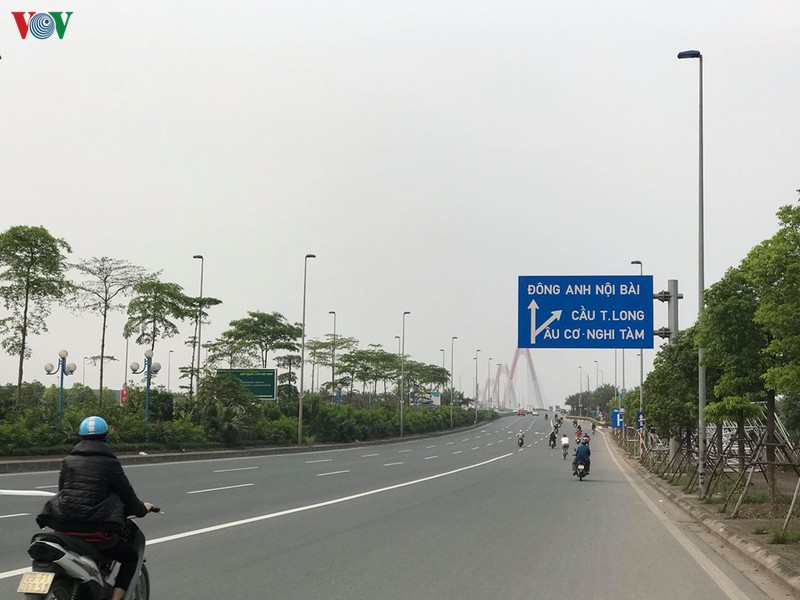anh: nhhung cay cau o ha noi "thanh thoi" trong dot gian cach xa hoi hinh 1
