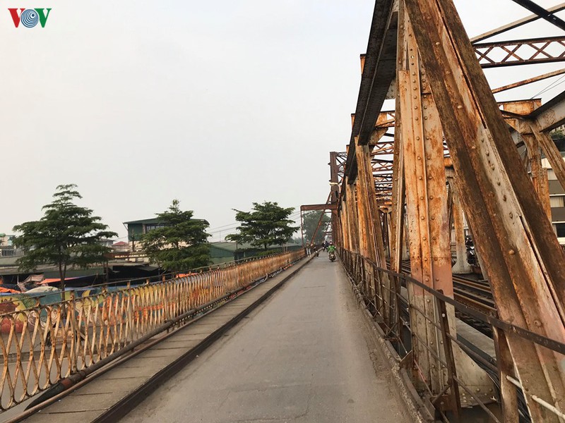 anh: nhhung cay cau o ha noi "thanh thoi" trong dot gian cach xa hoi hinh 7