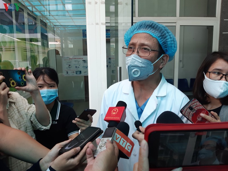 sau chua benh, bac si benh vien da nang di cach ly trong yeu thuong hinh 6