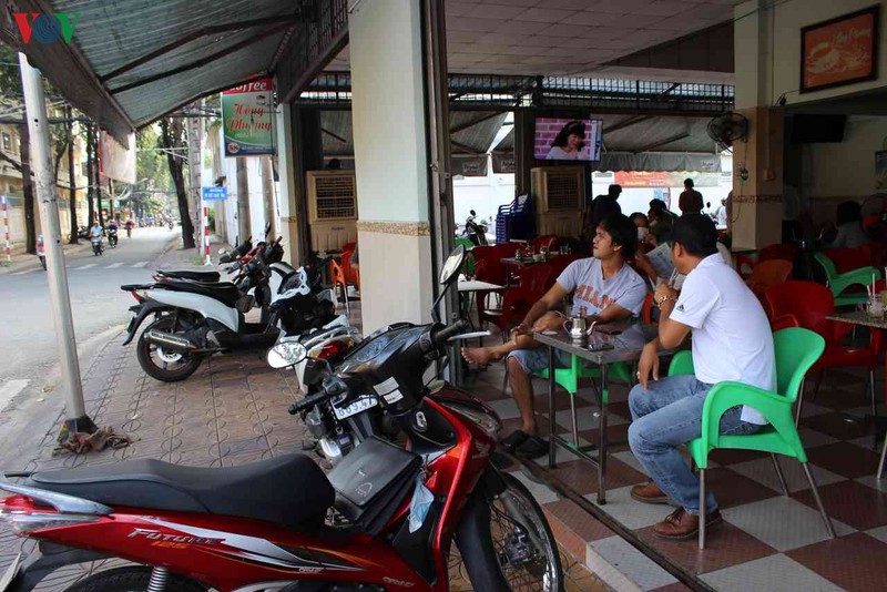 anh: quan ca phe, quan an o can tho bi nhac nho vi tap trung qua 10 nguoi hinh 4