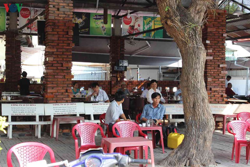 anh: quan ca phe, quan an o can tho bi nhac nho vi tap trung qua 10 nguoi hinh 9