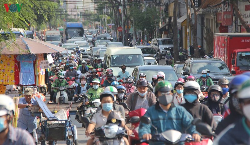 tphcm: cua ngo vao khu vuc ben xe mien dong un tac nghiem trong hinh 4