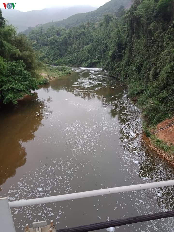 bac kan: tieng keu cuu tu dong song pho day hinh 1
