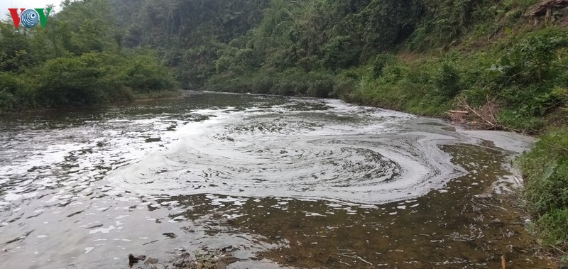 bac kan: tieng keu cuu tu dong song pho day hinh 3