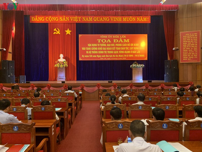 nhieu hoat dong thiet thuc ky niem 130 nam ngay sinh cua bac hinh 2