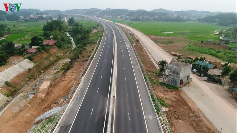 vuong 2 ho dan, duong gom cao toc bac giang-lang son khong the xong hinh 1