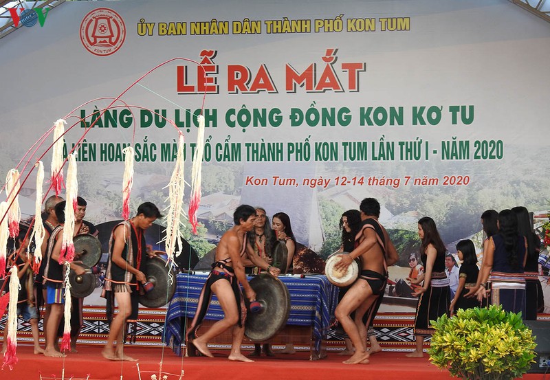 kich cau du lich, kon tum ra mat lang du lich cong dong kon ko tu hinh 3