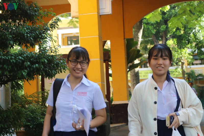 thi tuyen sinh vao lop 10 o tphcm: mon ngoai ngu kha de hinh 3