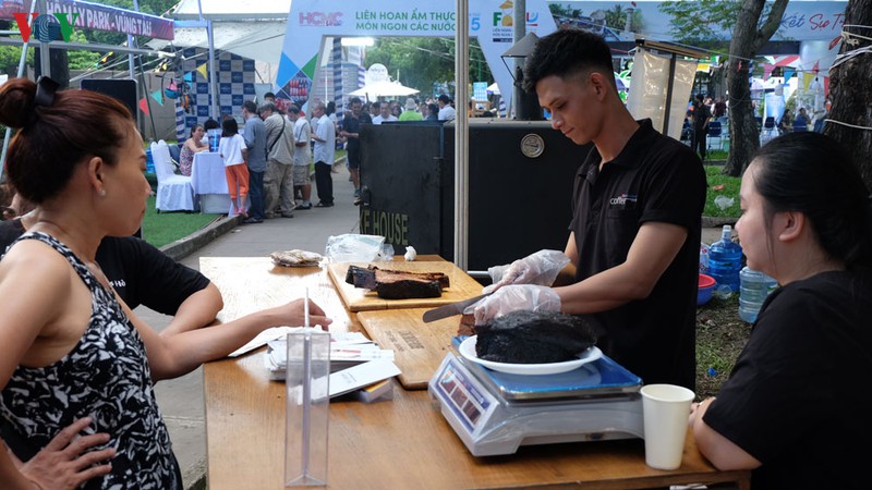 anh: doc dao am thuc cua cac nuoc tai ngay hoi du lich tphcm hinh 6
