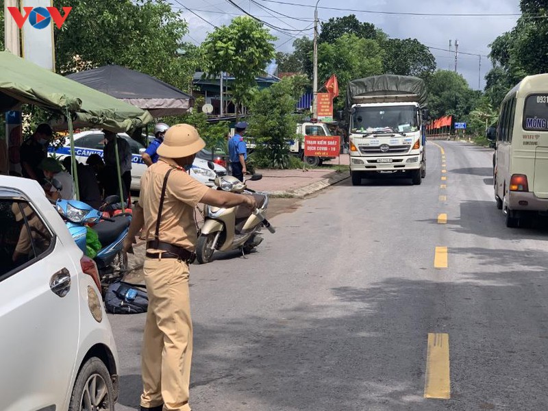  quang ninh thanh lap chot kiem soat tren ql4b nham kiem soat y te hinh 3