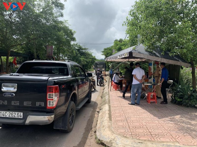 quang ninh lap cac chot kiem soat duong den son dong, bac giang hinh 3