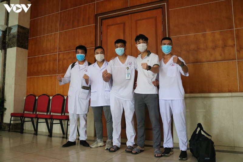 doan bac si, dieu duong hai phong len duong chi vien cho da nang hinh 6