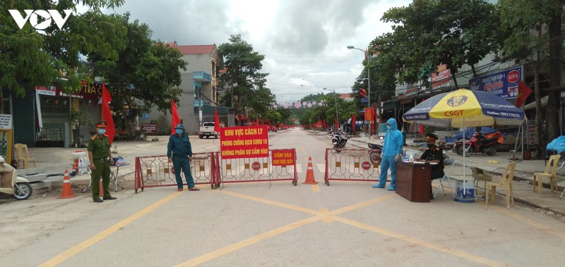 lang son phong toa, cach ly y te doi voi khu pho 7, thi tran dinh lap hinh 1
