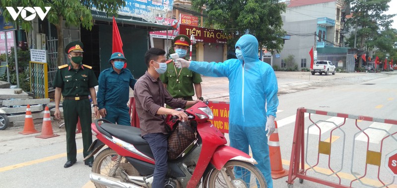lang son phong toa, cach ly y te doi voi khu pho 7, thi tran dinh lap hinh 3