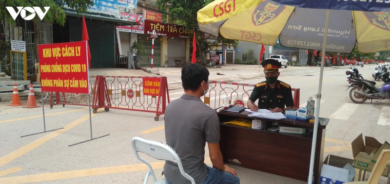 lang son phong toa, cach ly y te doi voi khu pho 7, thi tran dinh lap hinh 4