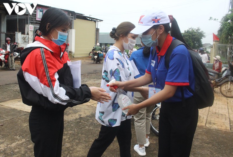 buoi thi dau tien: de ngu van vua suc, khong co nhieu su co dang tiec hinh 9