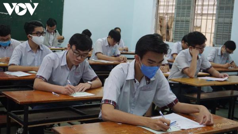 buoi thi dau tien: de ngu van vua suc, khong co nhieu su co dang tiec hinh 13
