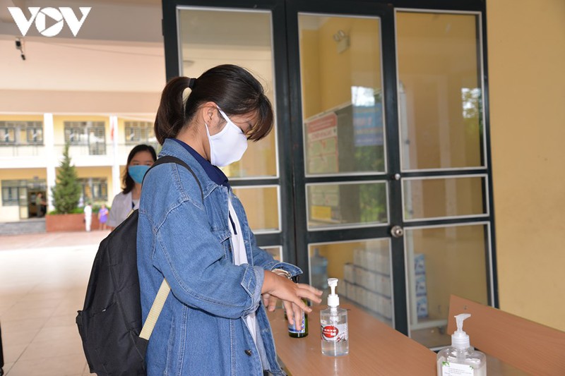 hinh anh thi sinh o mot so tinh bien gioi trong buoi thi dau tien hinh 4