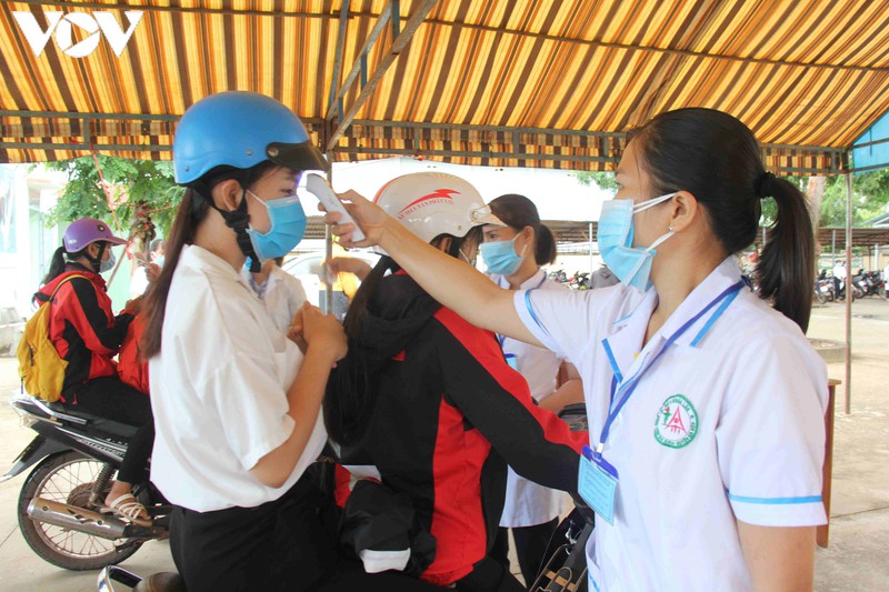 hinh anh thi sinh o mot so tinh bien gioi trong buoi thi dau tien hinh 13